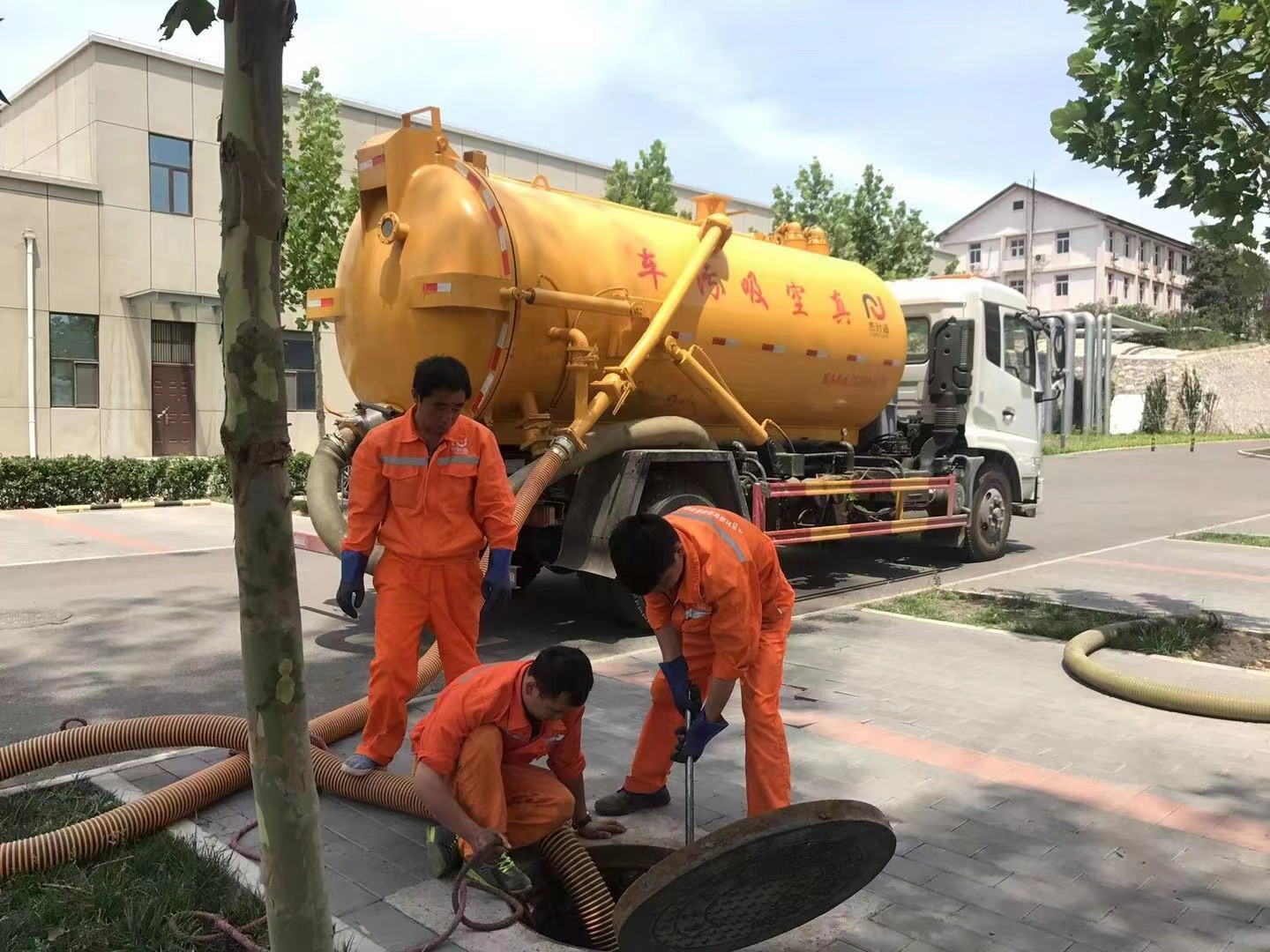 原平化粪池清理与5-8吨吸粪车施工效率分析